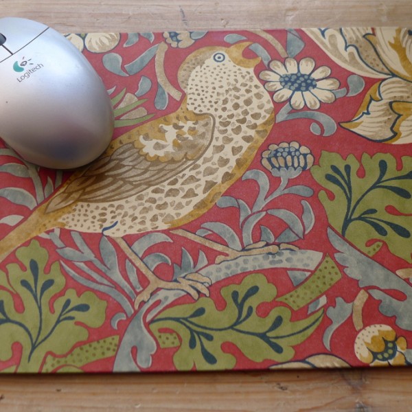 Mousemat - Strawberry Thief Red